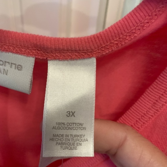 Liz Claiborne Wonan petites  v neck tank .‎ New with tags. Retail 19.00 - Picture 2 of 4